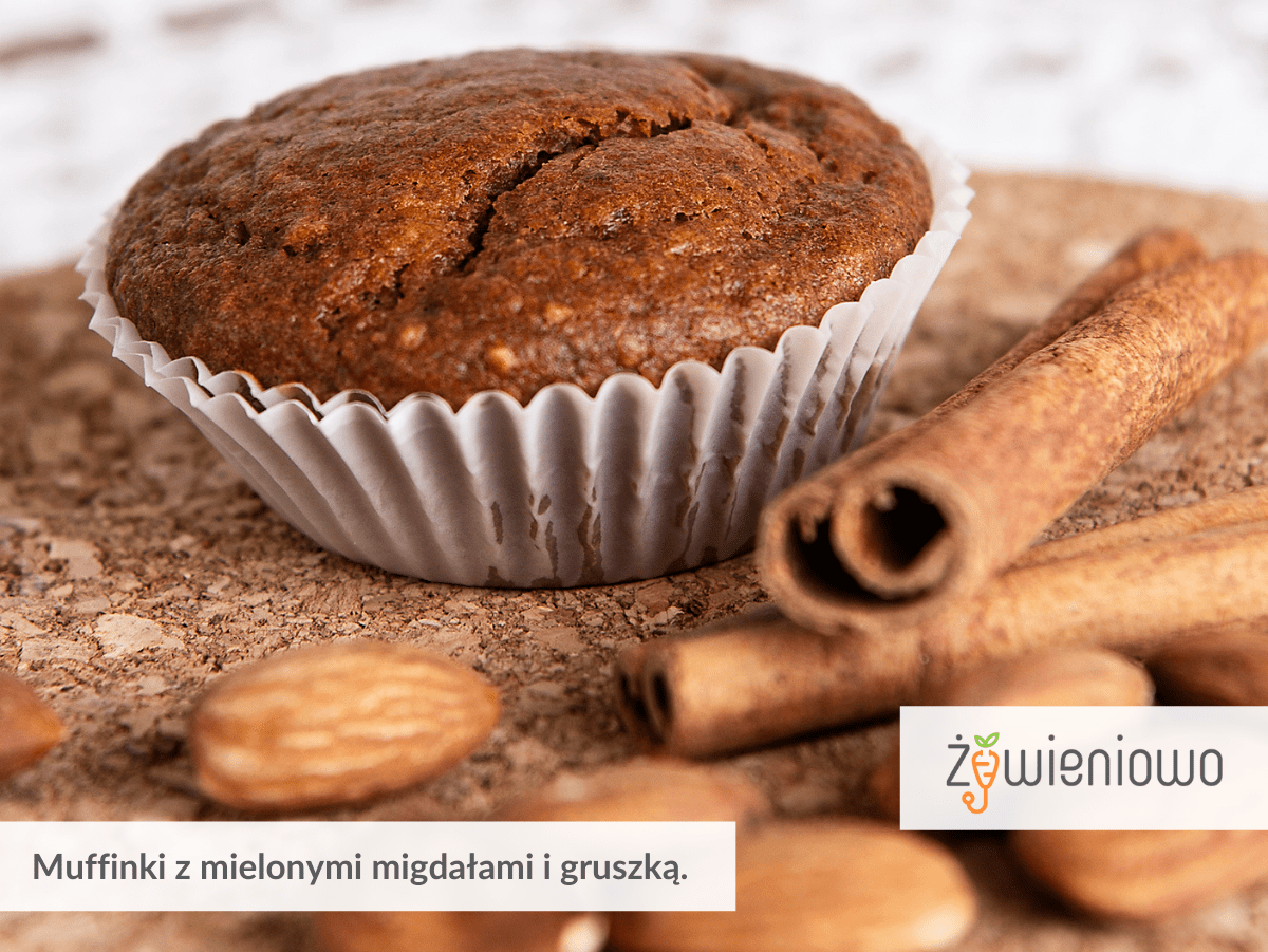 Muffinki z&nbsp;mielonymi migdałami i&nbsp;gruszką